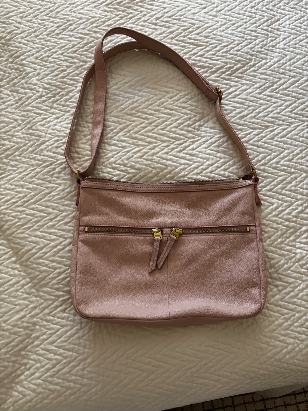 Fossil Women’s Dusty Rose Leather Crossbody Bag with Front Zip Pocket